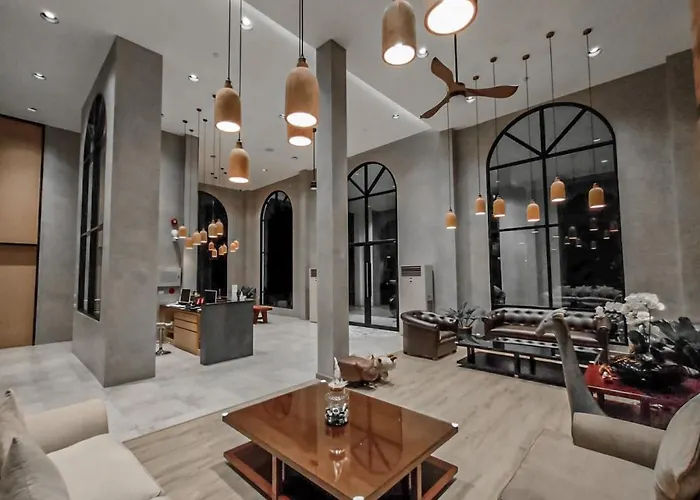 Le Lert Hotel Ratchaburi